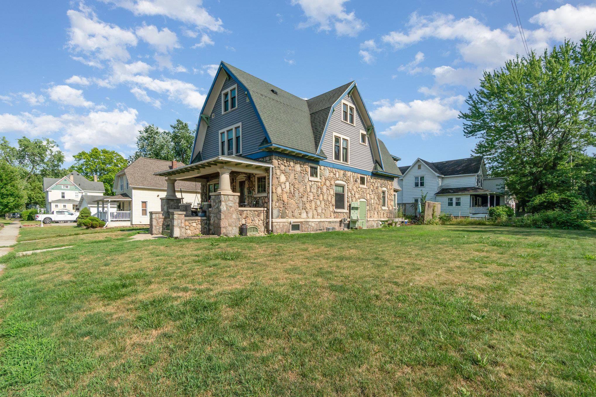 Alma, MI 48801,123 W End ST