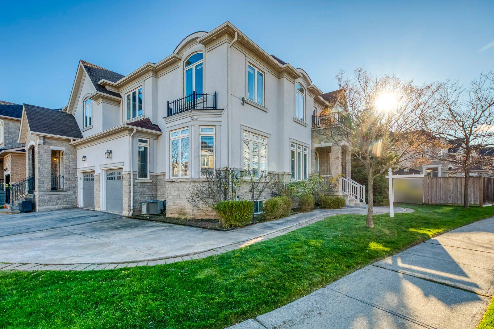 1254 Jezero CRES, Oakville, ON L6H 0B5