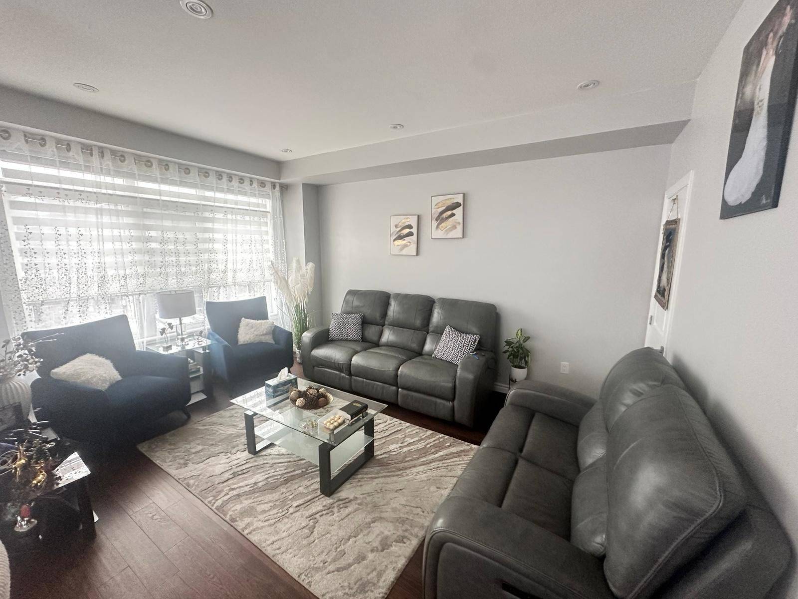 Hamilton, ON L8J 0L9,30 Times Square BLVD #66