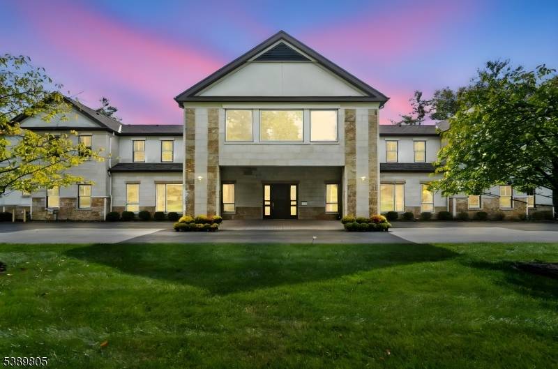 Millburn Twp., NJ 07078,882 S Orange Ave