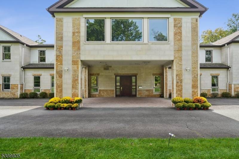 Millburn Twp., NJ 07078,882 S Orange Ave