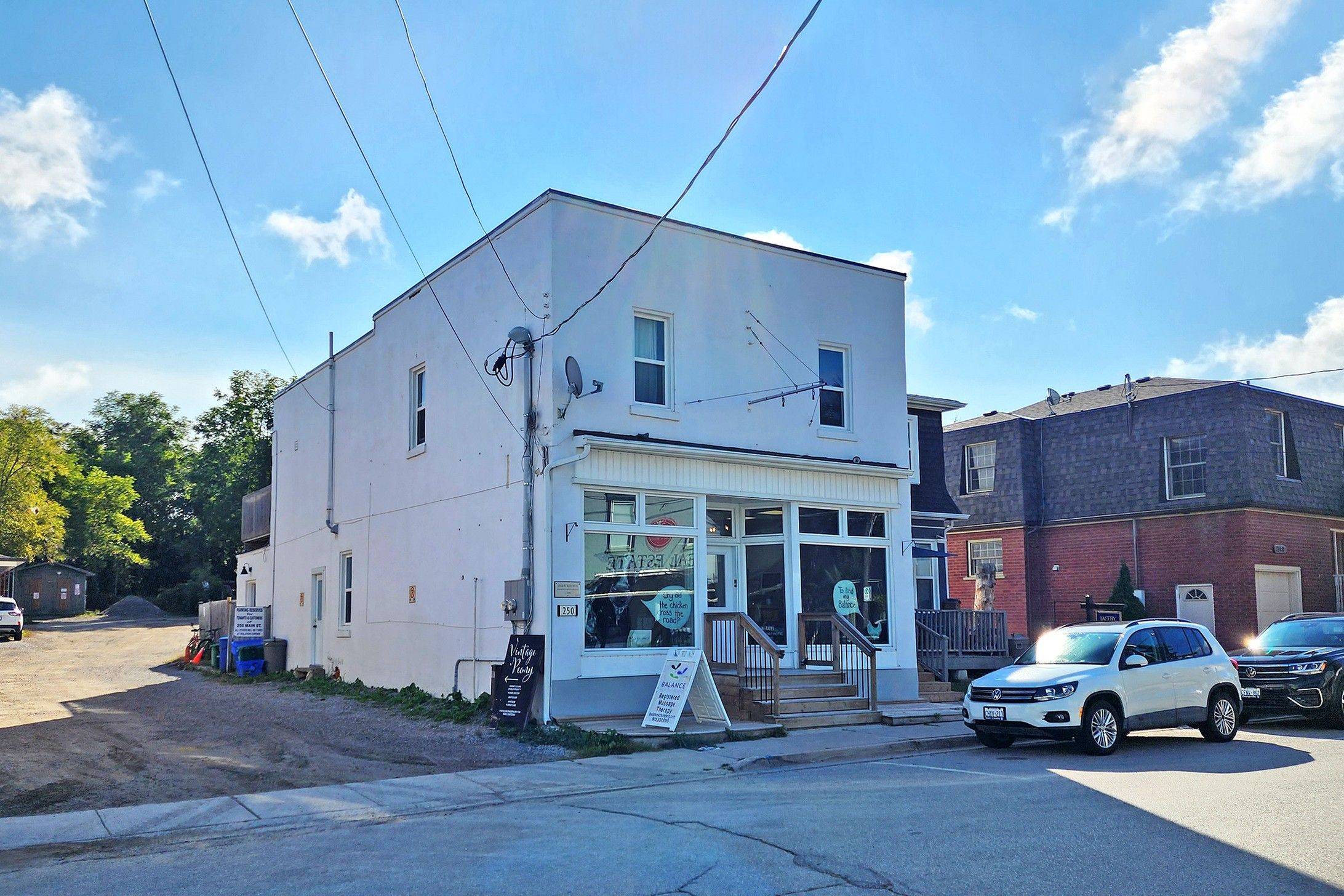 King, ON L0G 1T0,250 Main ST #4