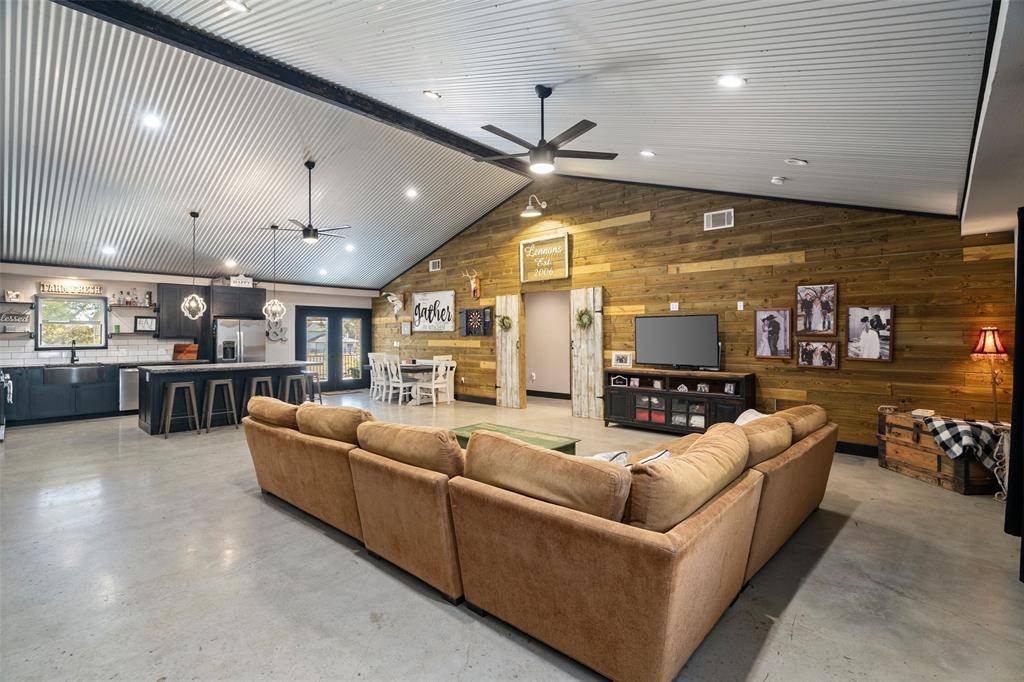 Leonard, TX 75452,245 County Road 4921