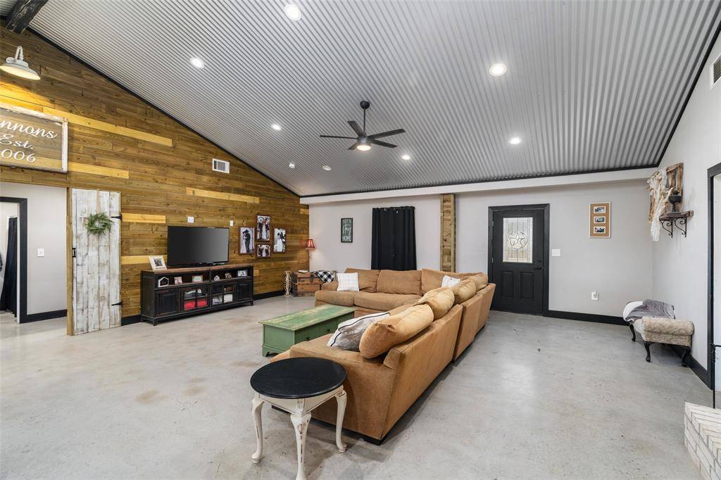 Leonard, TX 75452,245 County Road 4921