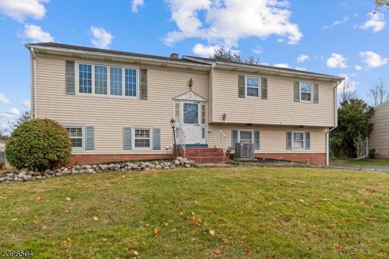 Bridgewater Twp., NJ 08807,10 Red Oak Way