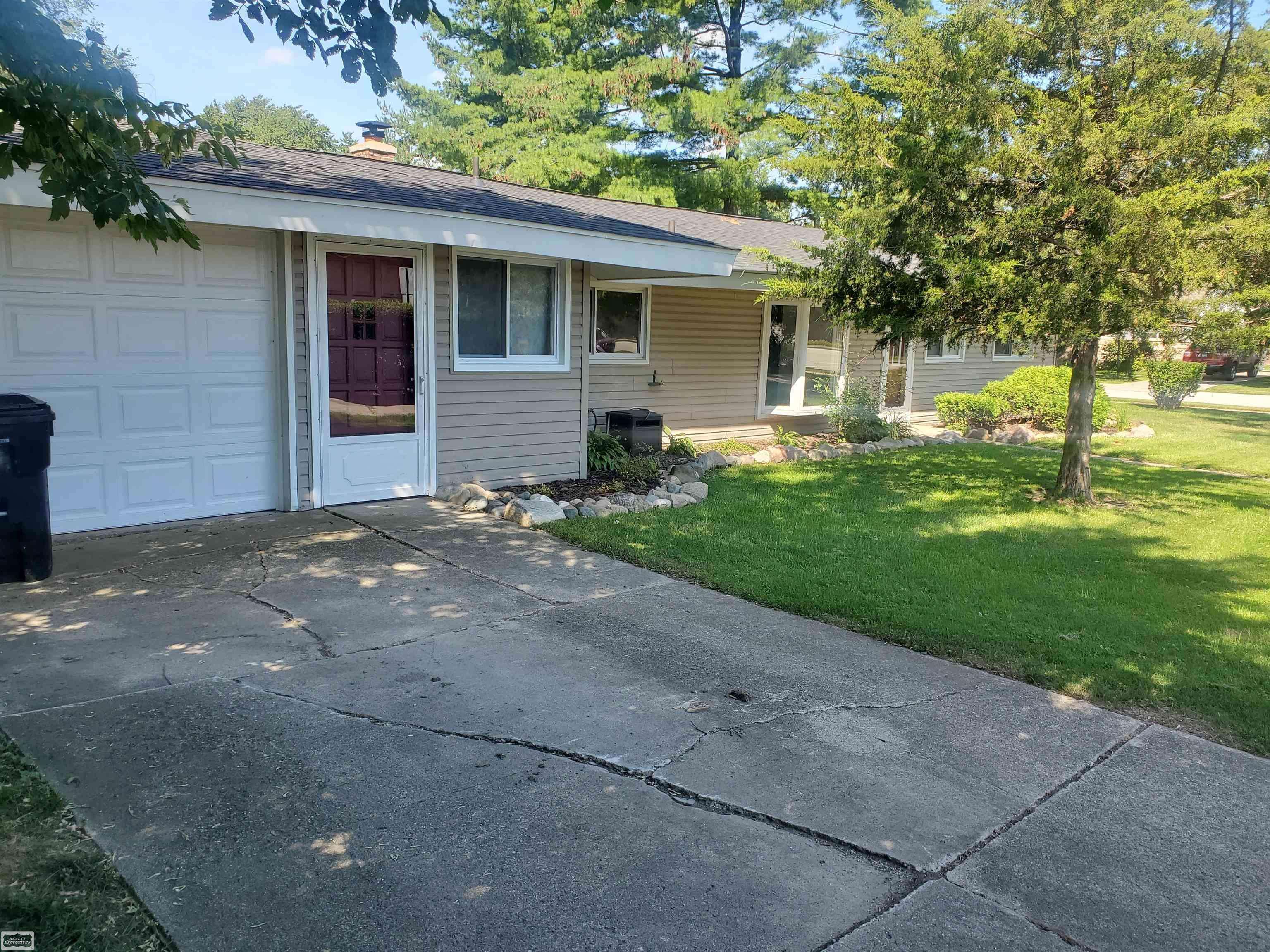 Roseville, MI 48066,32315 beaconsfield street RD