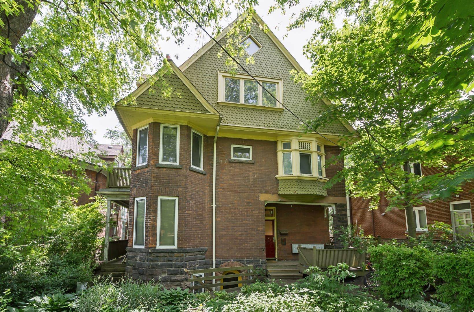 Toronto C01, ON M6J 1S4,2 Bellwoods PARK #2