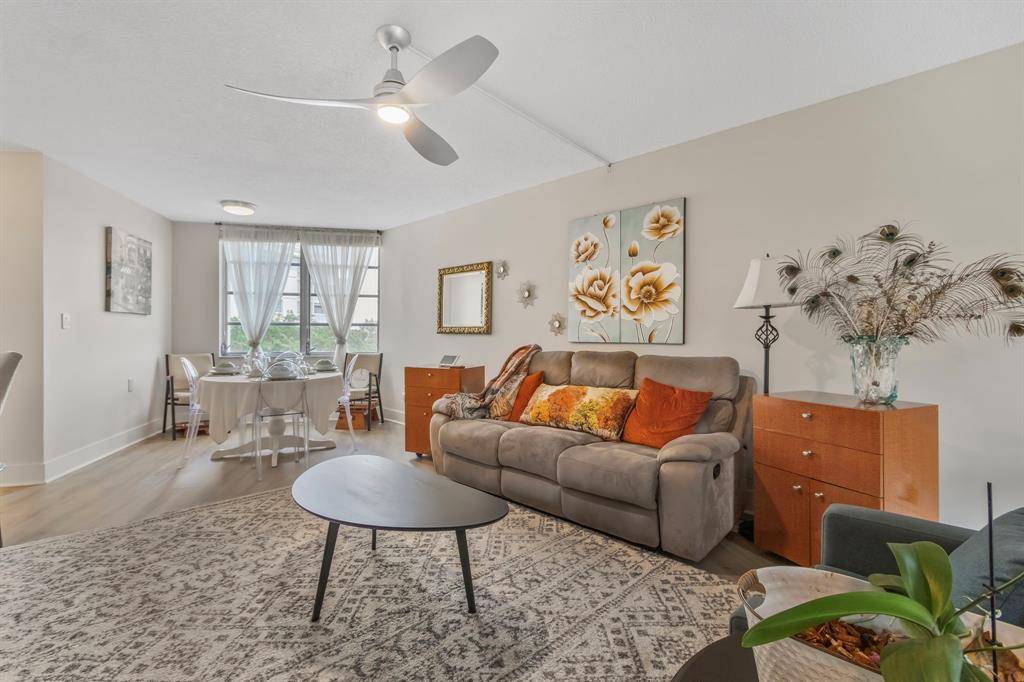 Lauderhill, FL 33319,6911 Environ Blvd #5J