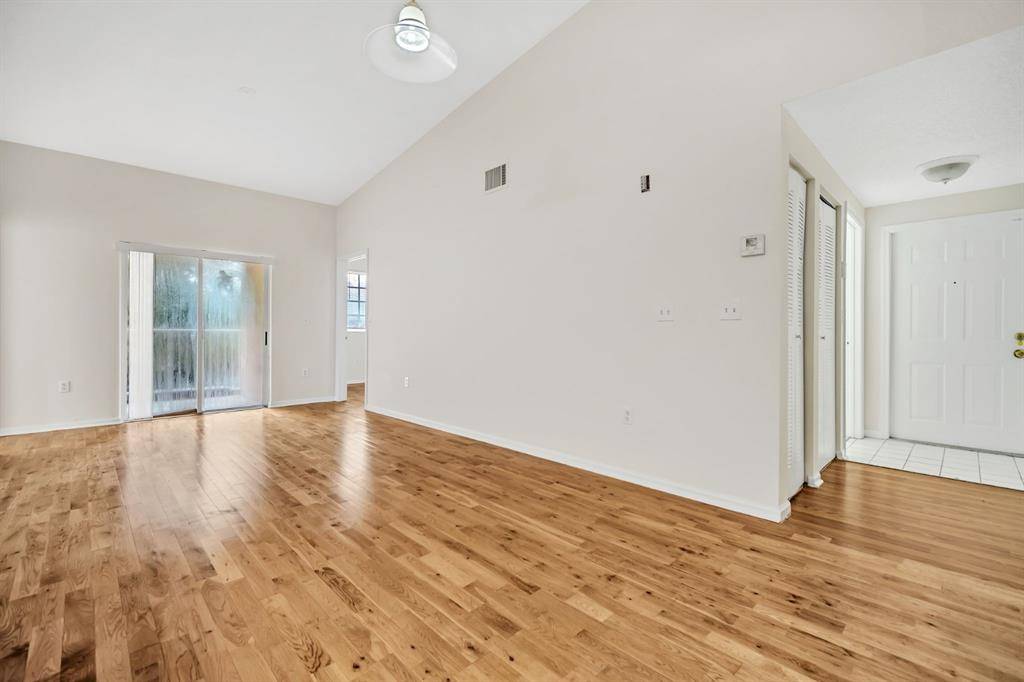 Hollywood, FL 33024,3221 Sabal Palm Mnr #207