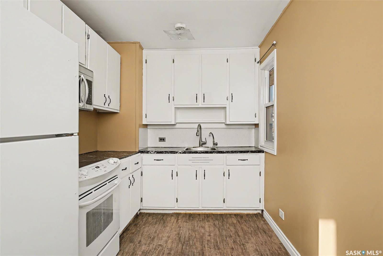 Regina, SK S4T 5V9,22 Elizabeth CRESCENT