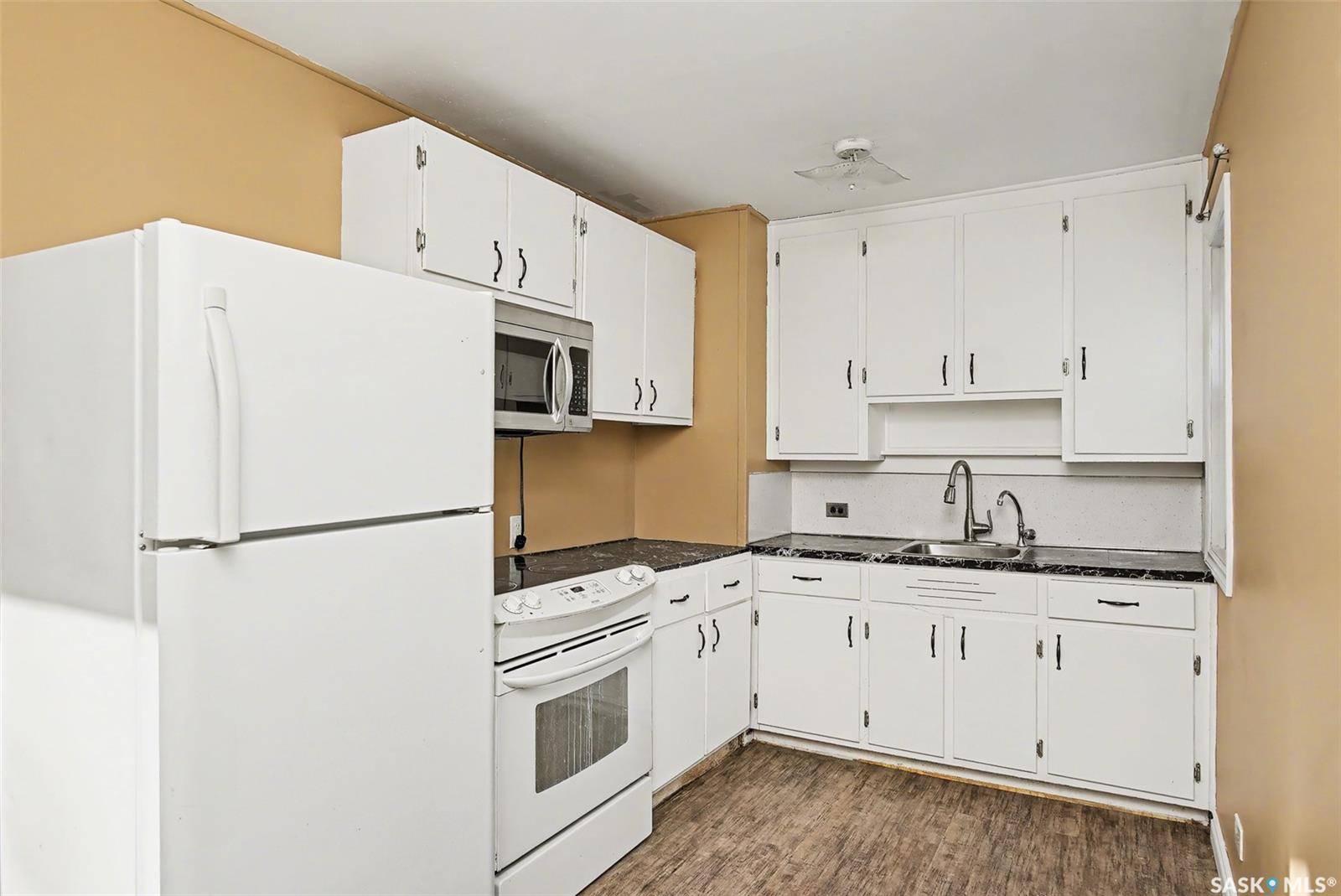 Regina, SK S4T 5V9,22 Elizabeth CRESCENT