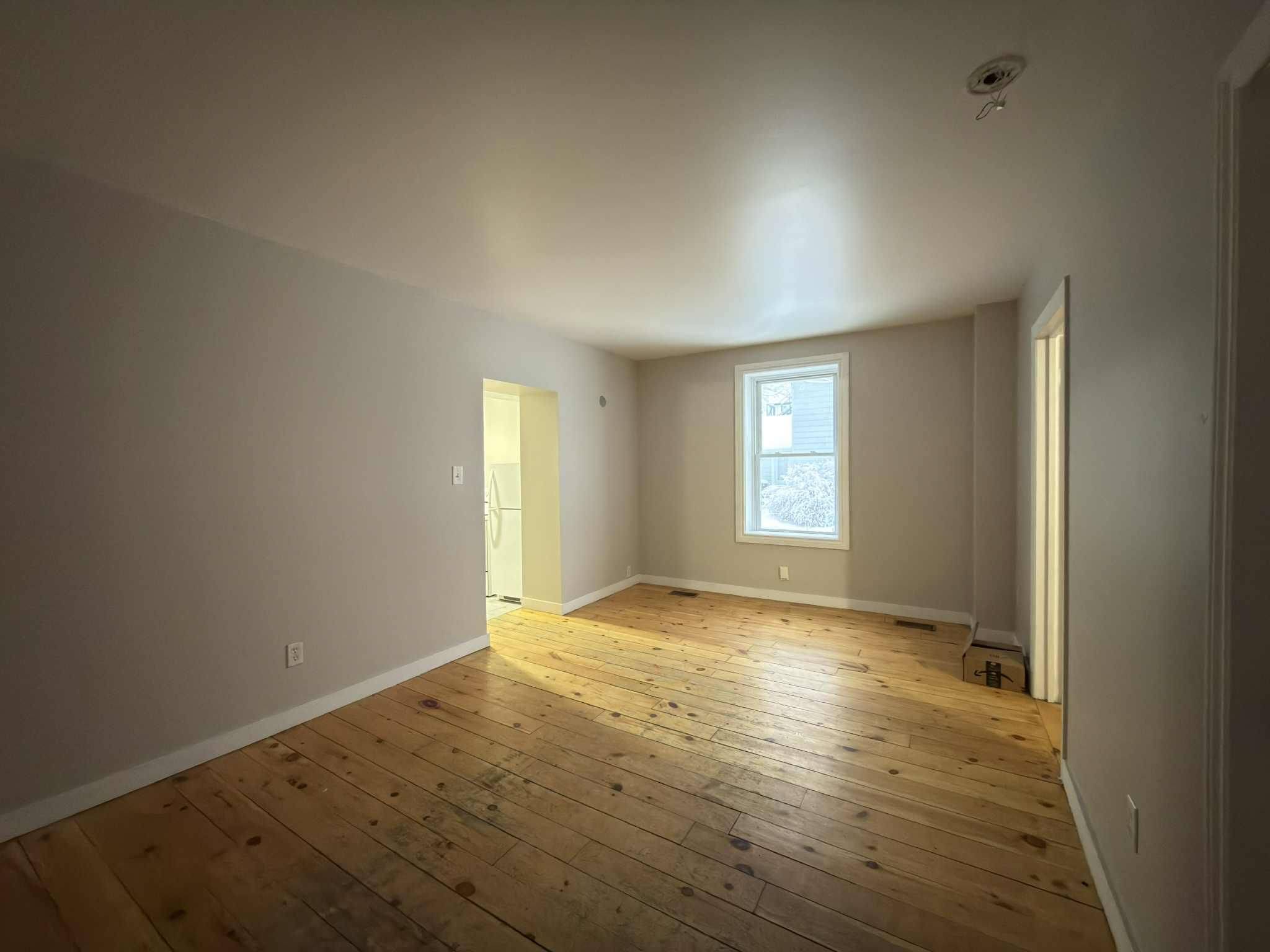 Brockville, ON K6V 1P2,12 Pearl ST E