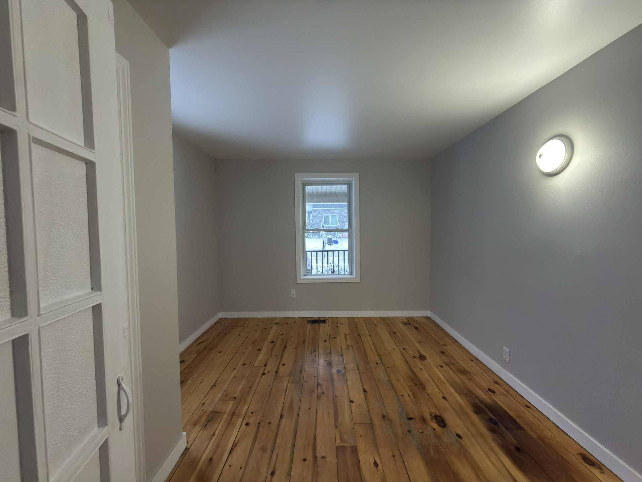 Brockville, ON K6V 1P2,12 Pearl ST E