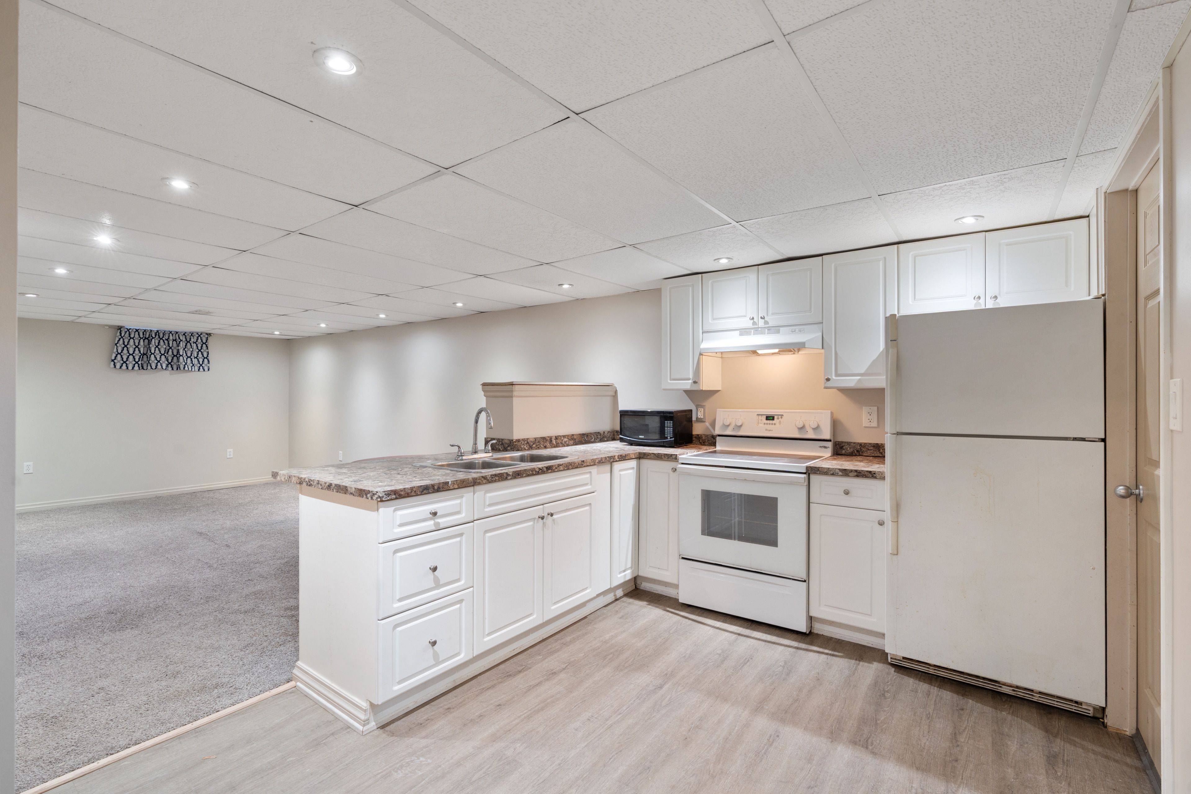 St. Catharines, ON L2M 6A4,11 Broadmore AVE #LOWER