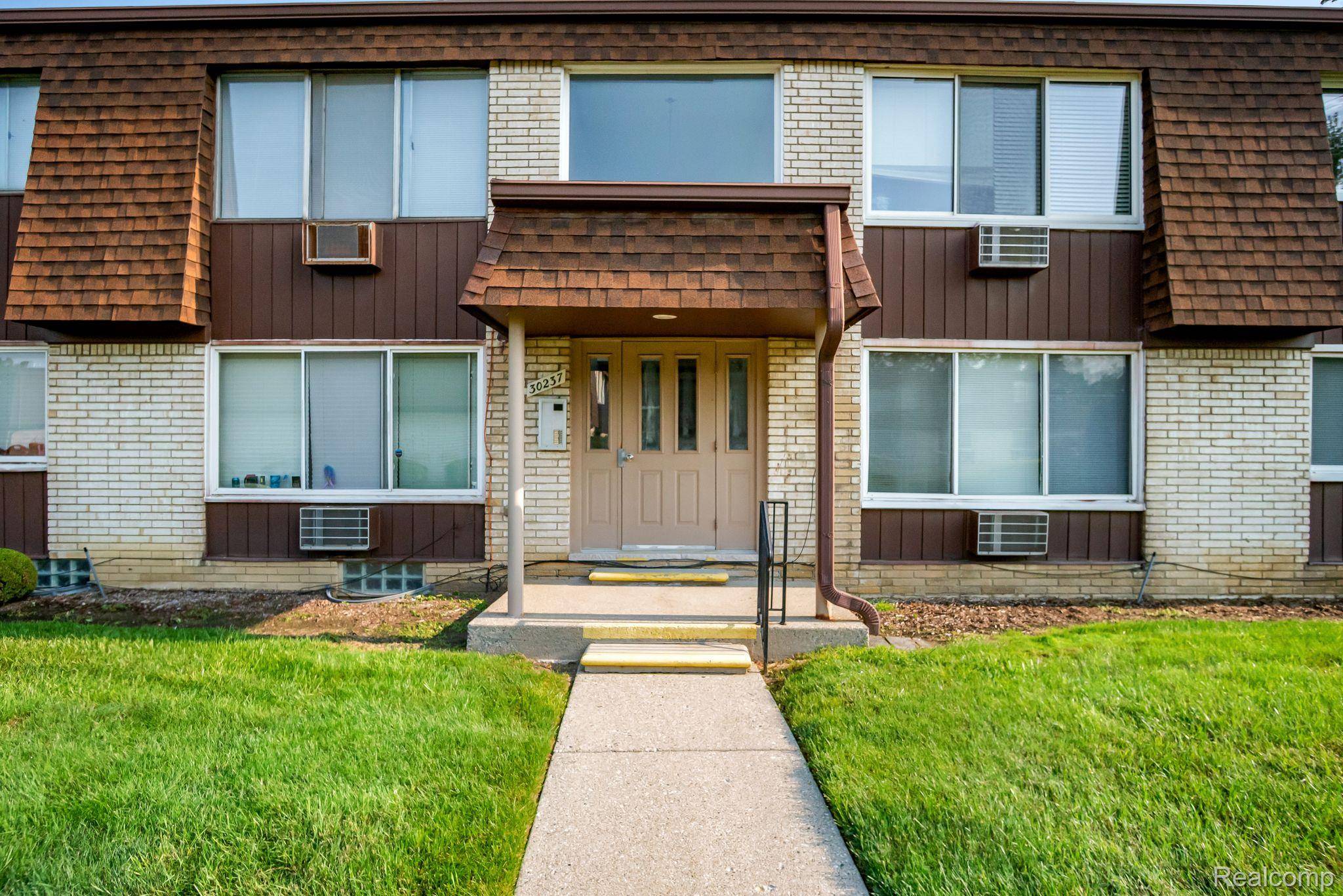 Roseville, MI 48066,30237 Utica RD #238E