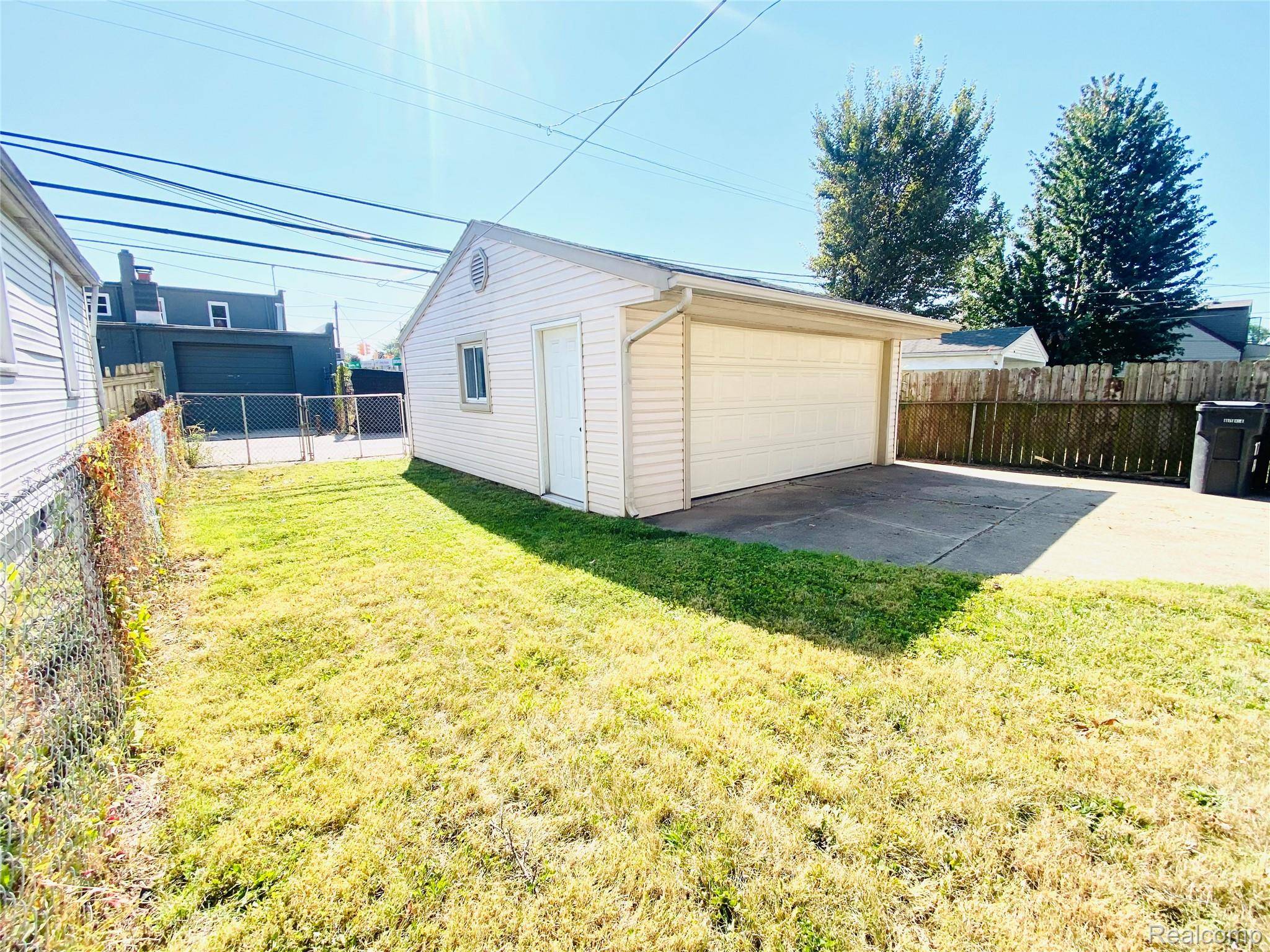 Melvindale, MI 48122,17632 Henry ST