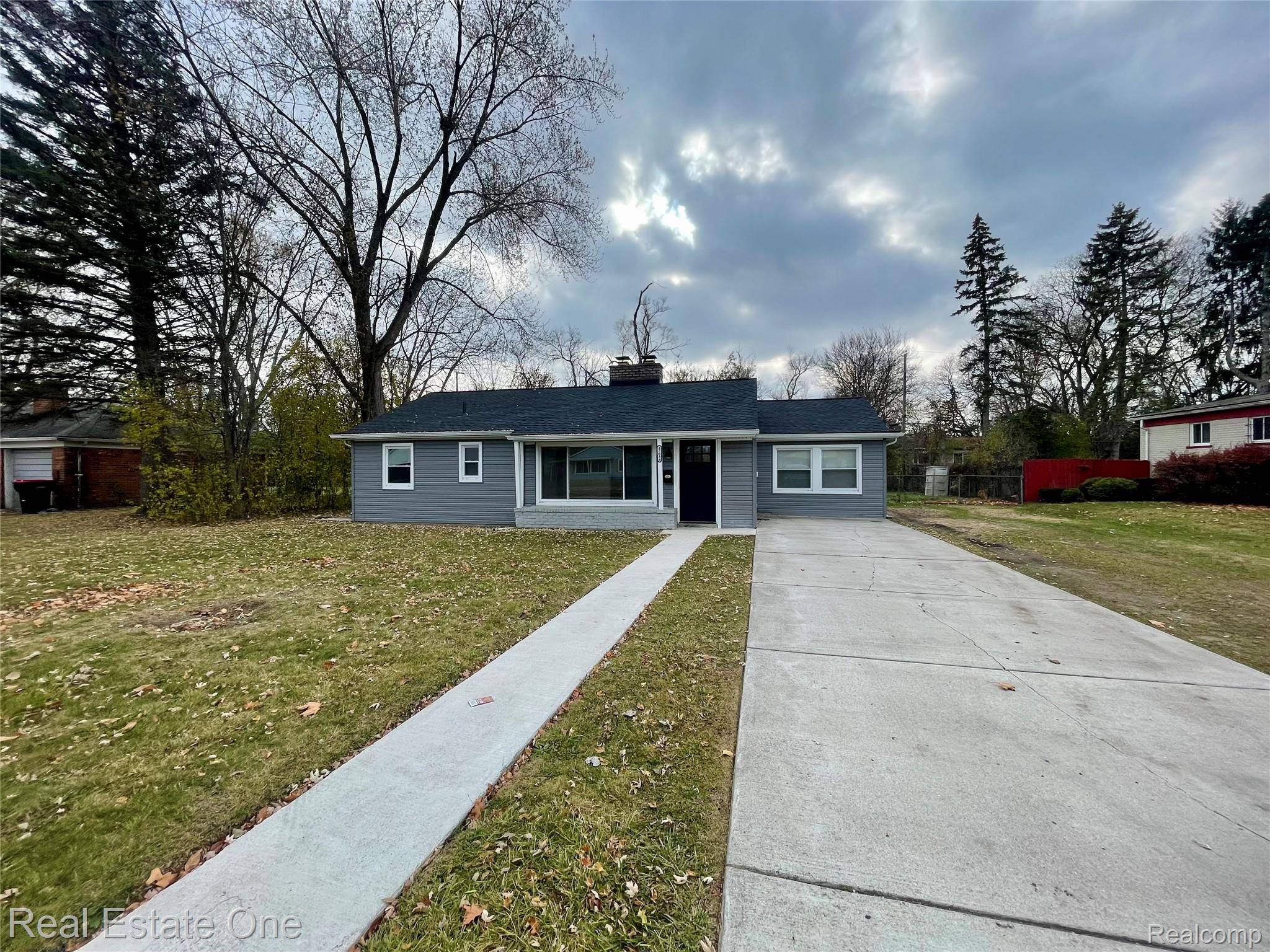 Southfield, MI 48075,17639 Addison ST