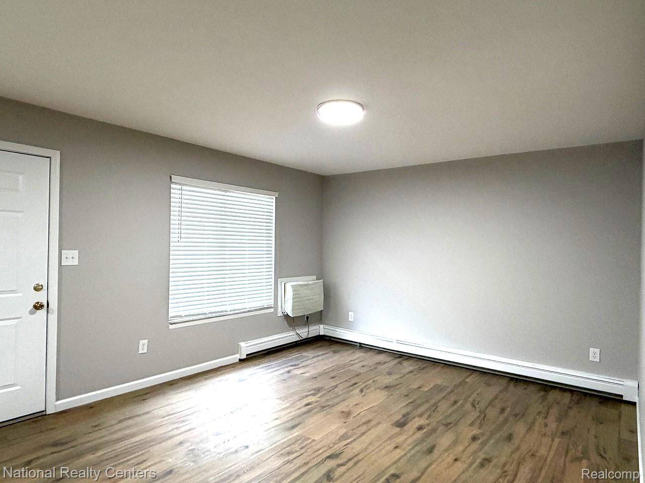 Roseville, MI 48066,30010 Utica RD #16