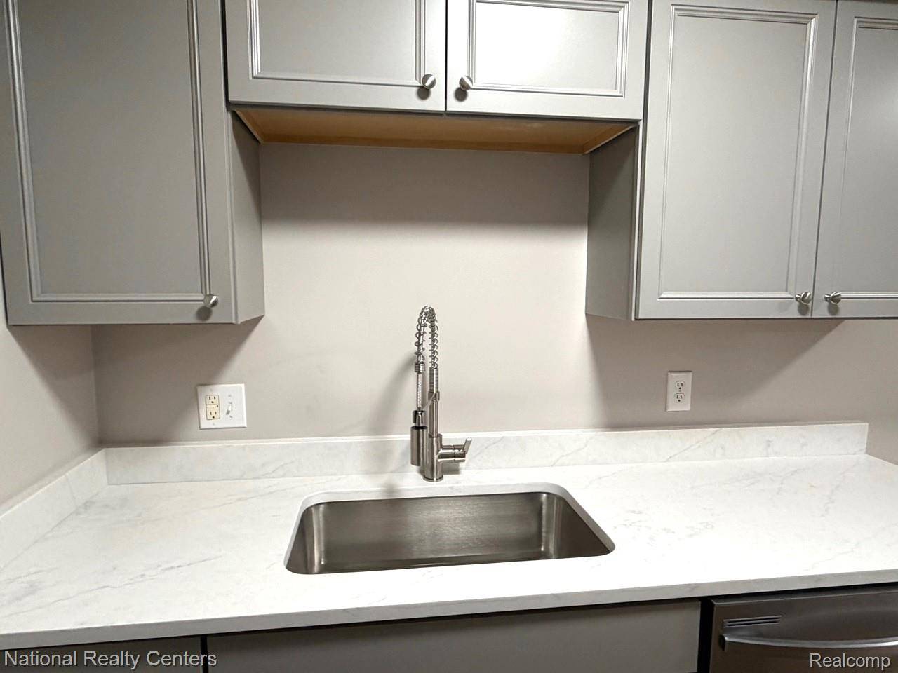 Roseville, MI 48066,30010 Utica RD #16