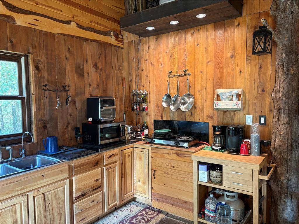 De Kalb, TX 75559,2492 Fm 990