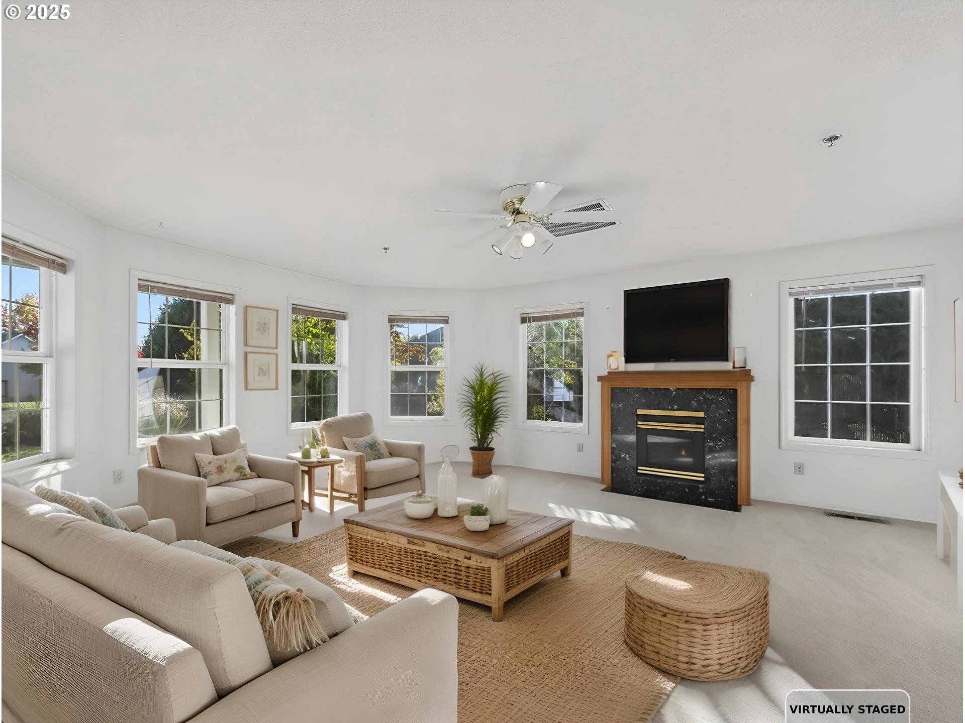 Woodburn, OR 97071,1085 DEER RUN LN