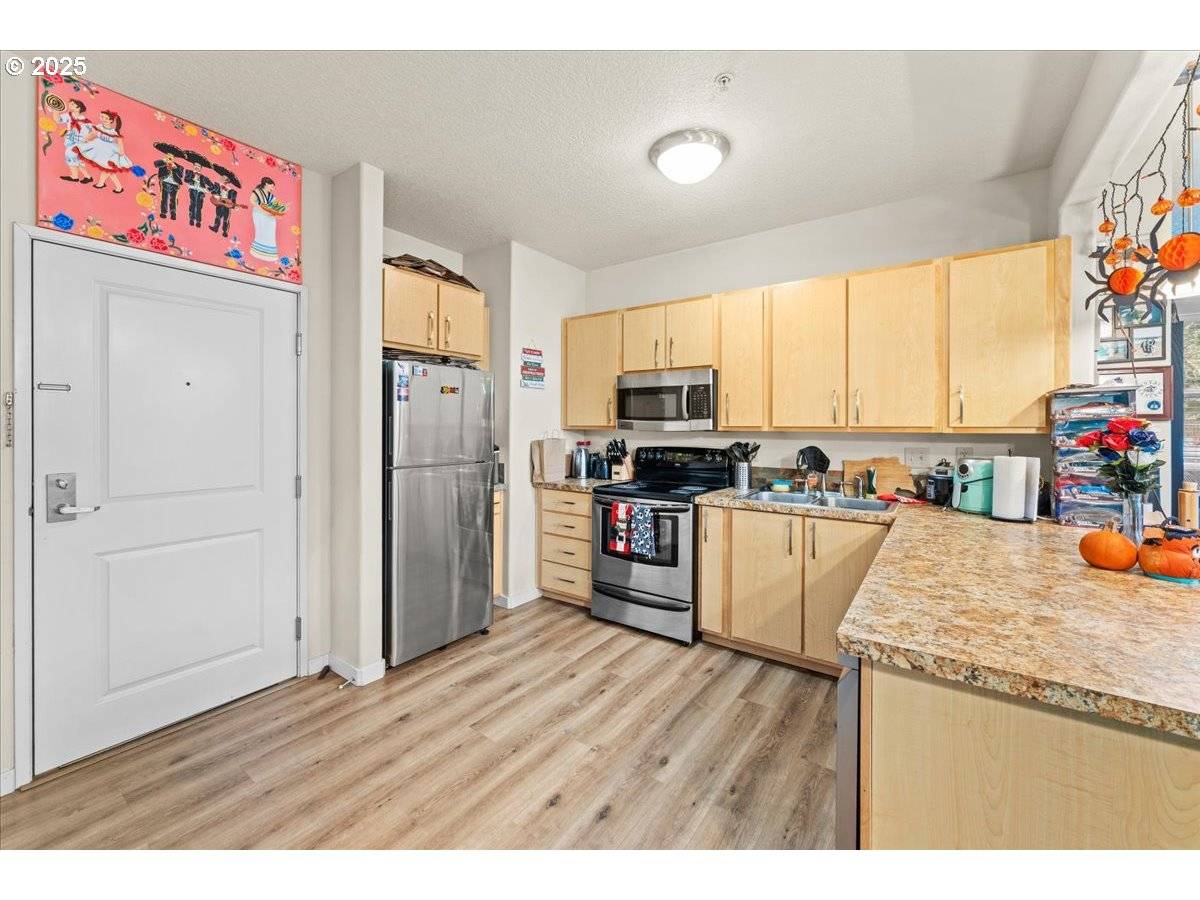 Portland, OR 97220,400 NE 100TH AVE #101