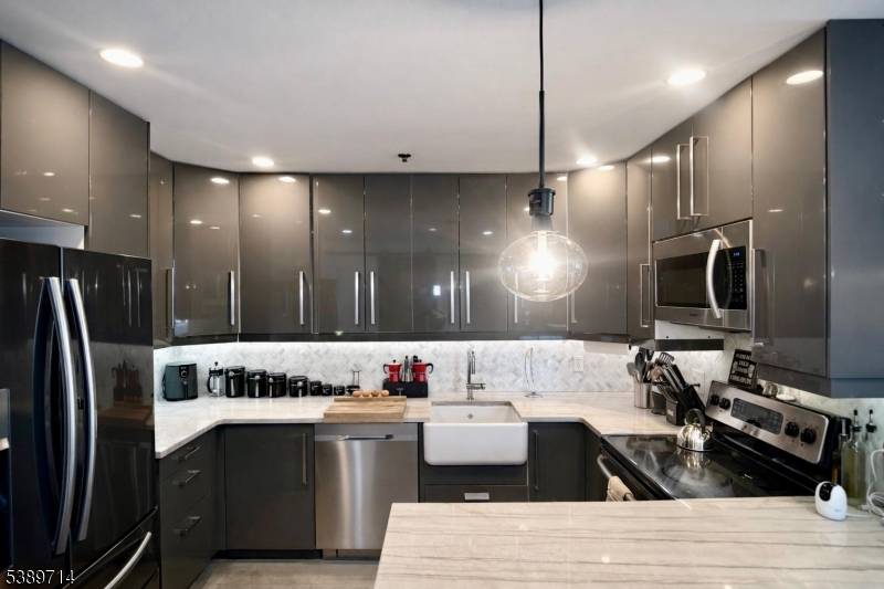 Hoboken City, NJ 07030,415 Newark St