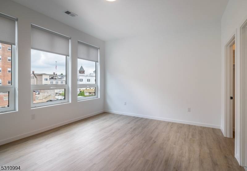 Morristown Town, NJ 07960,22 Schuyler Pl #405