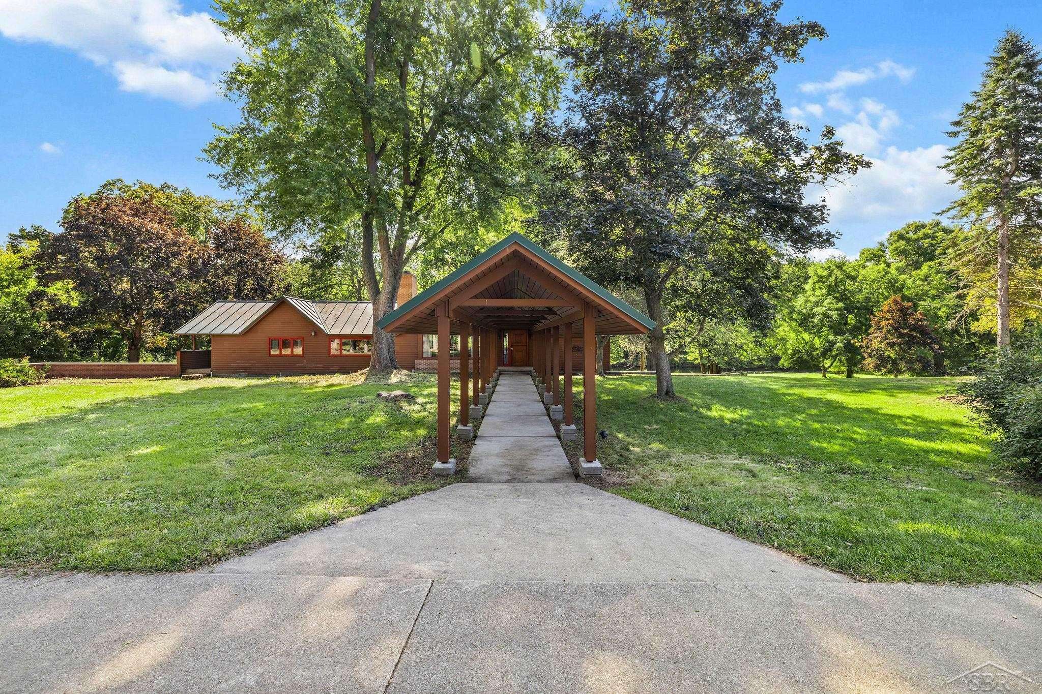 Midland, MI 48640,458/456 E Chippewa River RD