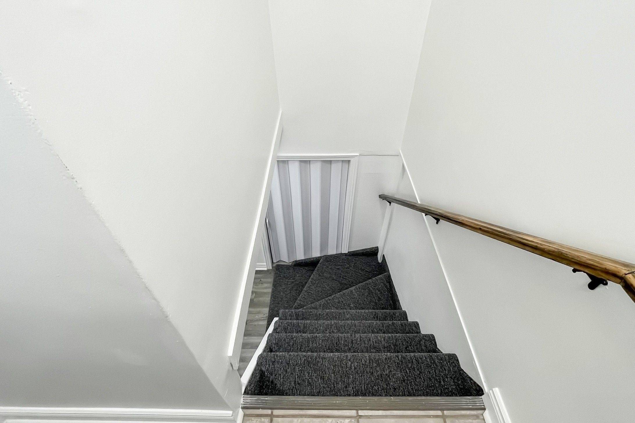 Whitby, ON L1N 1Z3,326 Rosedale DR W #Bsmt