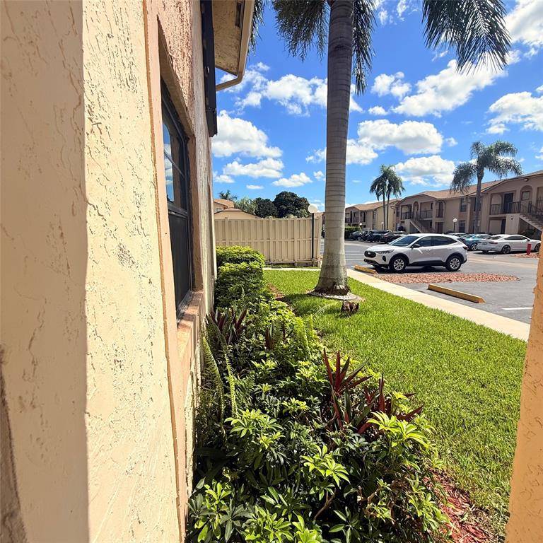 Boca Raton, FL 33428,9466 Boca Cove Cir 305