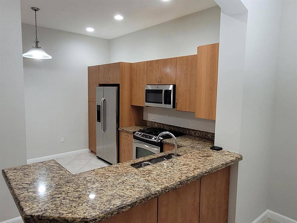 Sunrise, FL 33323,3020 NW 125th Ave #417