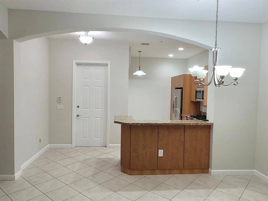 Sunrise, FL 33323,3020 NW 125th Ave #417