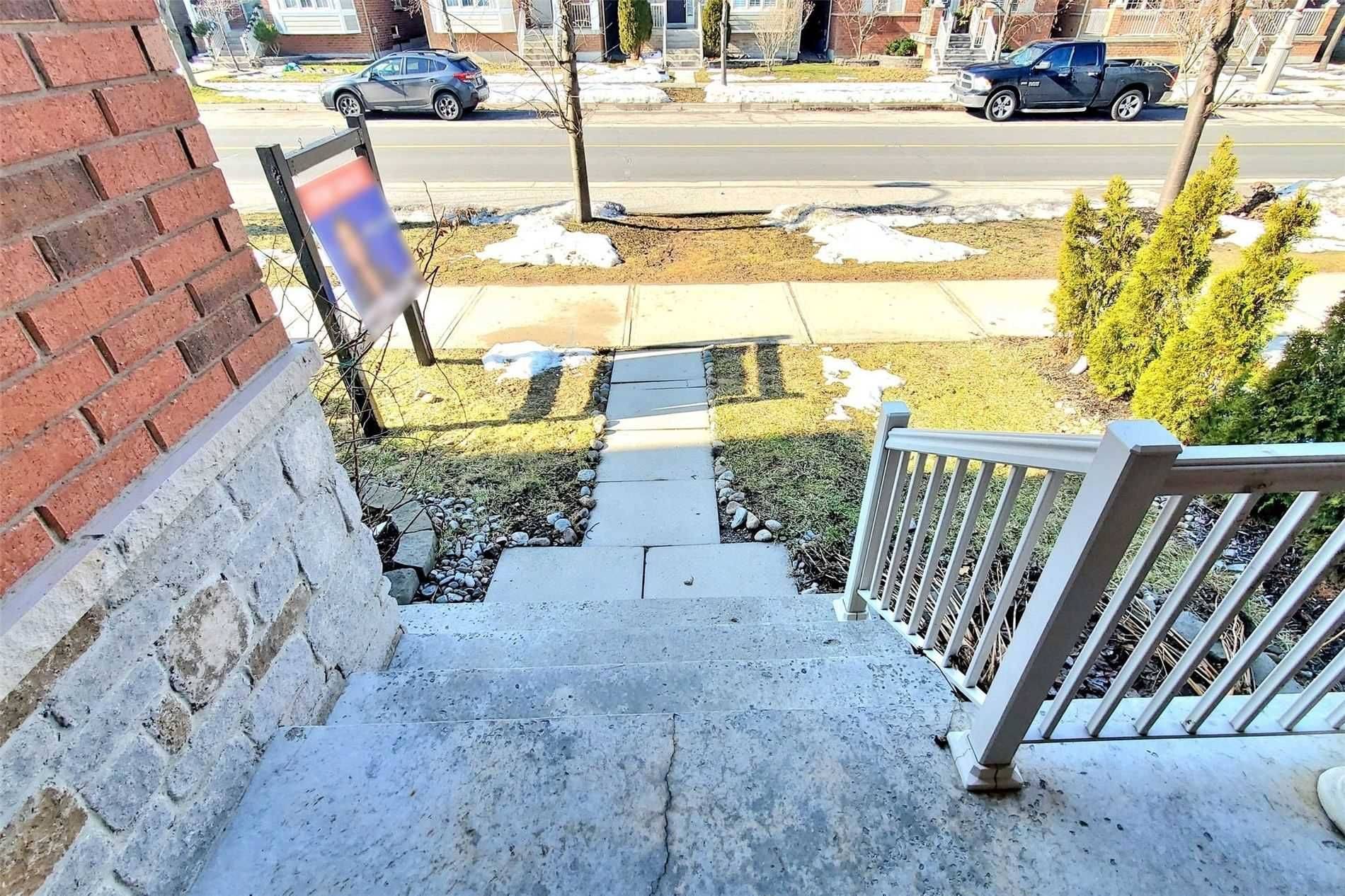 Markham, ON L6B 1H4,525 Country Glen RD