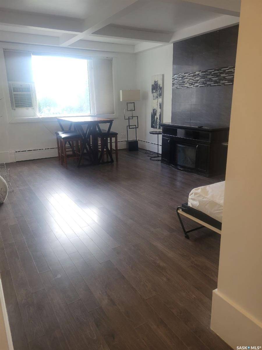 Saskatoon, SK S7K 2M3,400 4th AVENUE N #41