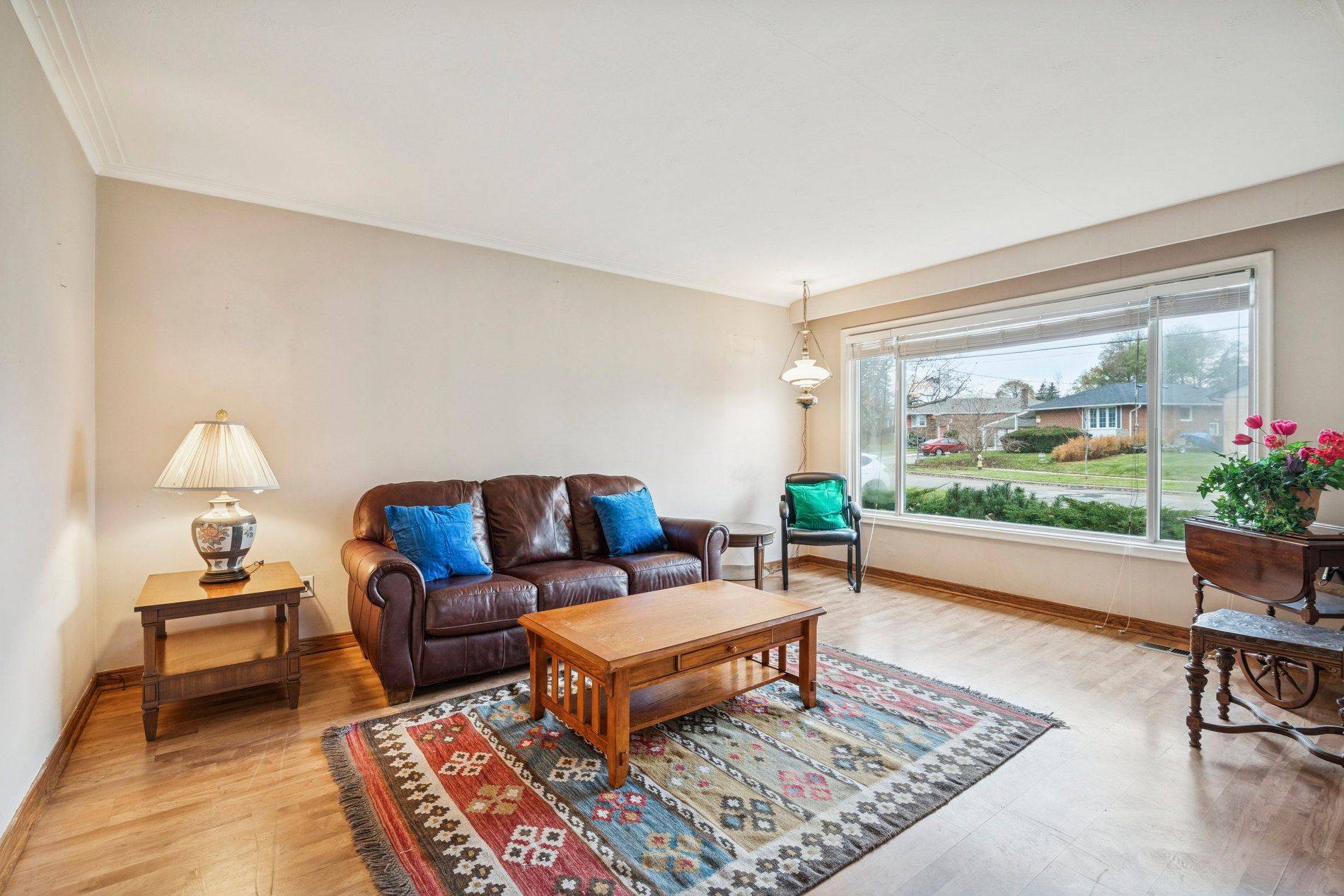 Toronto W10, ON M9W 3B9,123 Jeffcoat DR