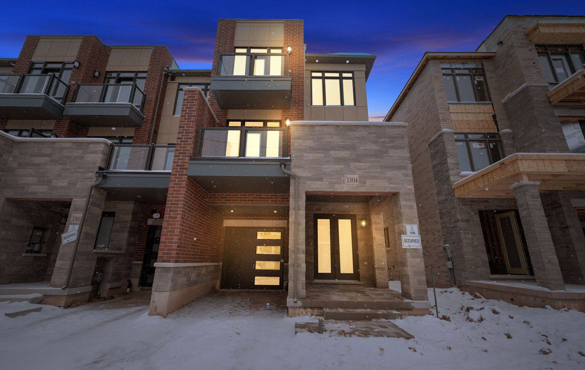 Oakville, ON L6M 4K1,3304 AZAM WAY W