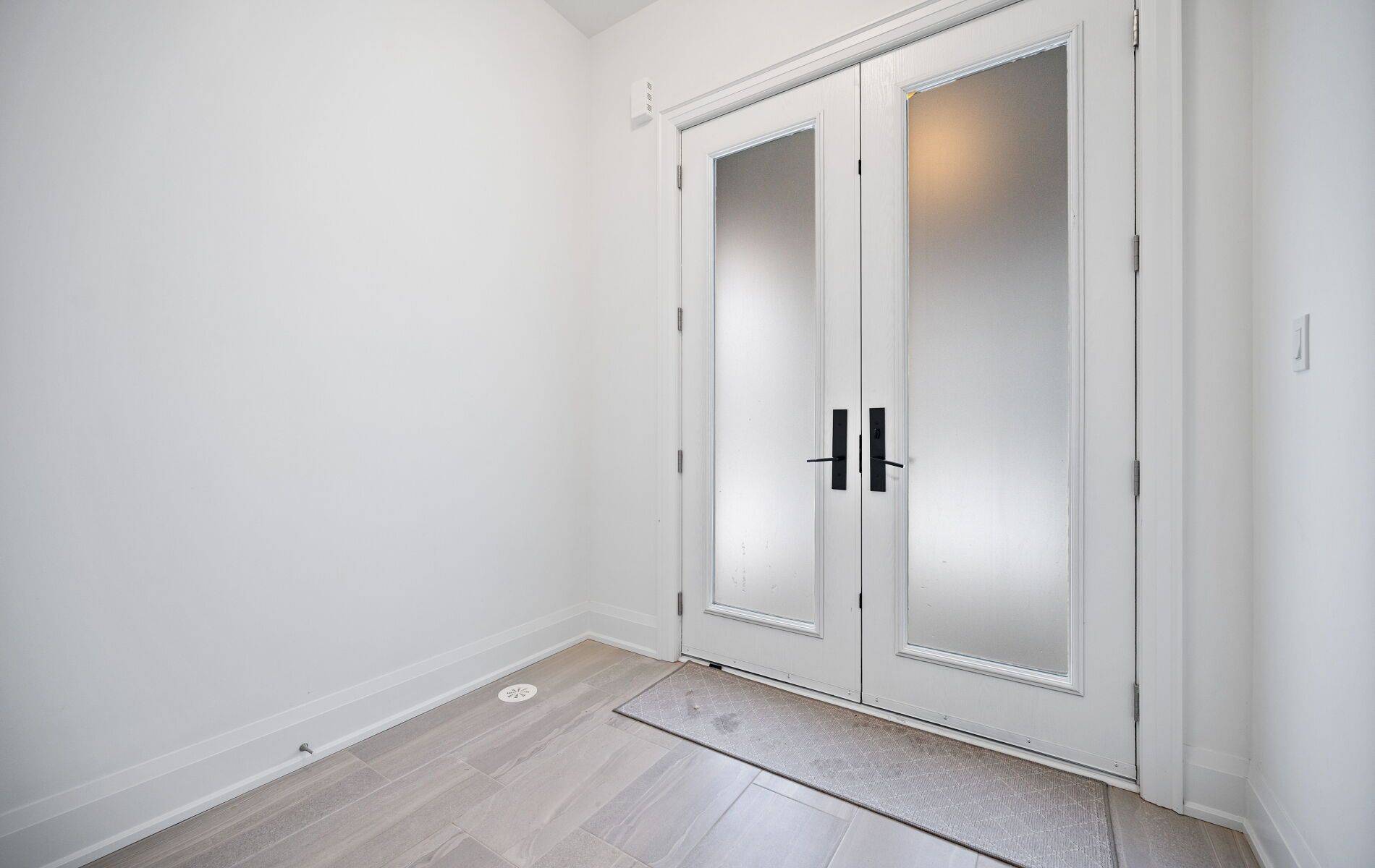 Oakville, ON L6M 4K1,3304 AZAM WAY W