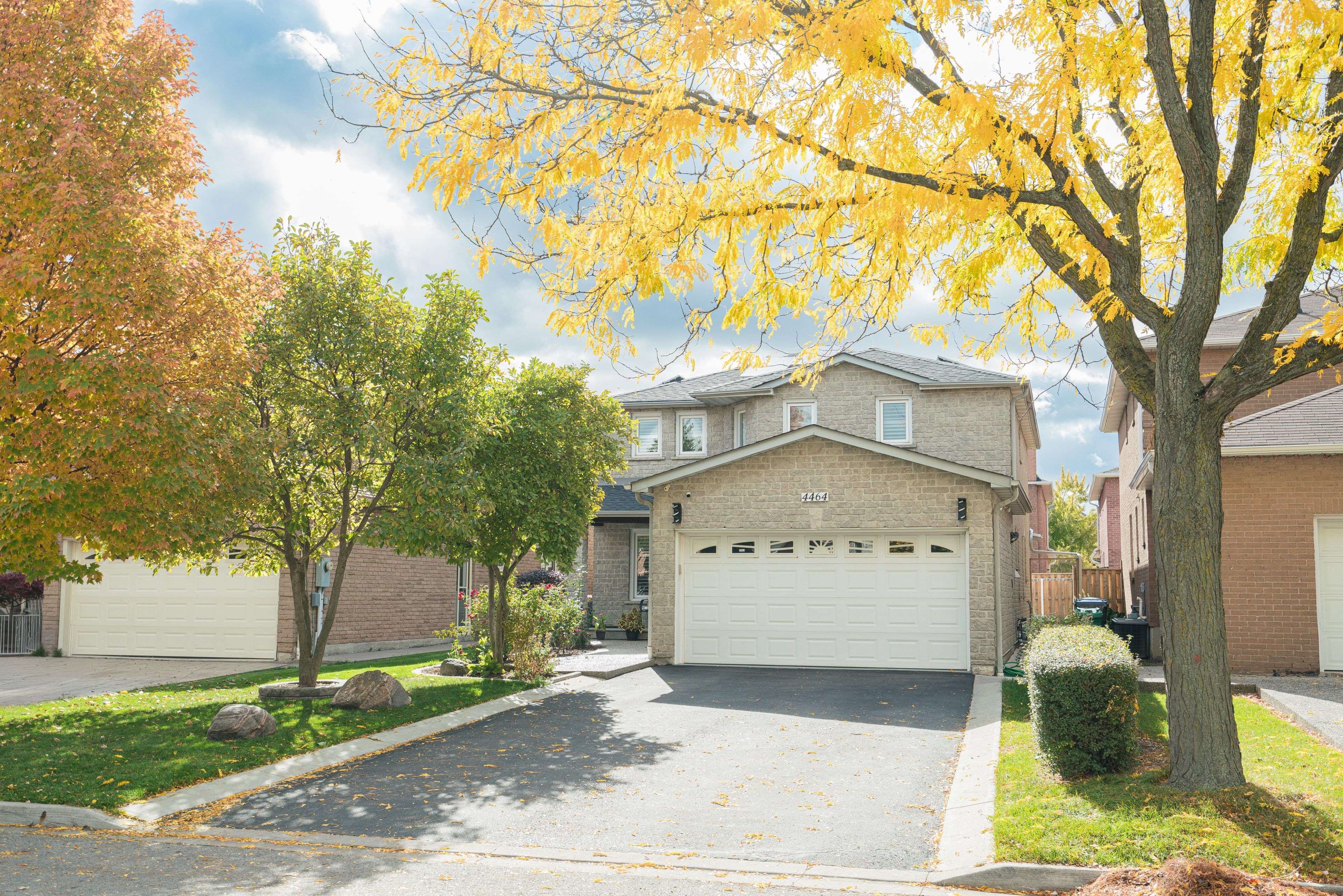 Mississauga, ON L5R 1P4,4464 Weymouth Commons CRES