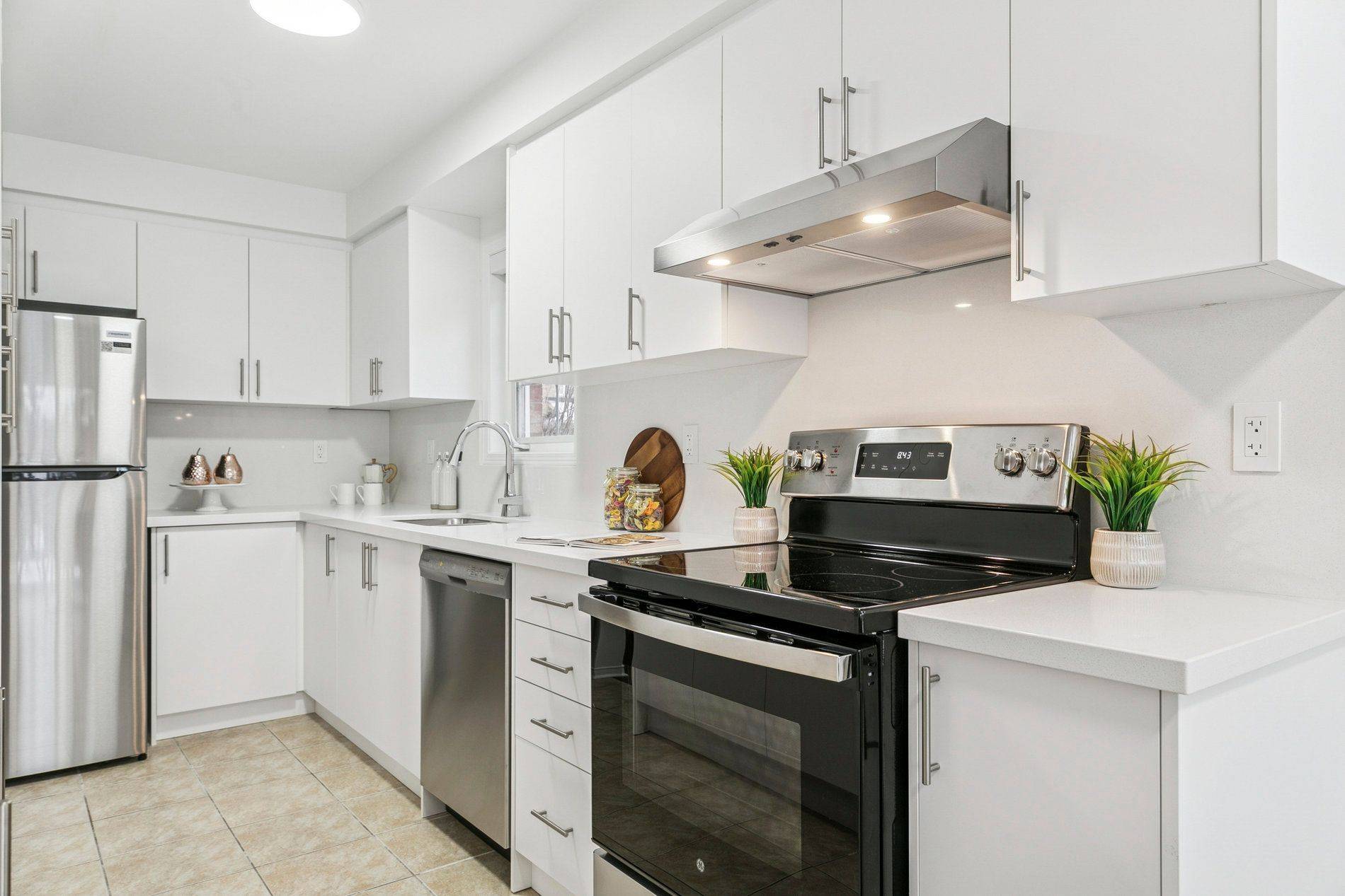 Mississauga, ON L5M 0A5,3950 Erin Centre BLVD #45