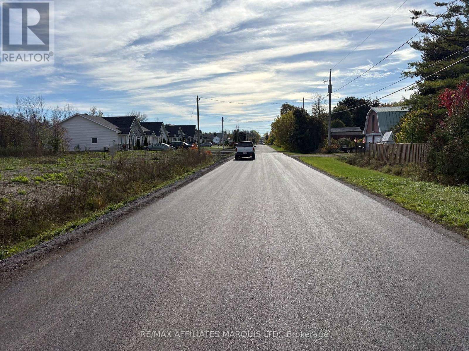 South Stormont, ON K0C 1M0,5361 Woodland DR N