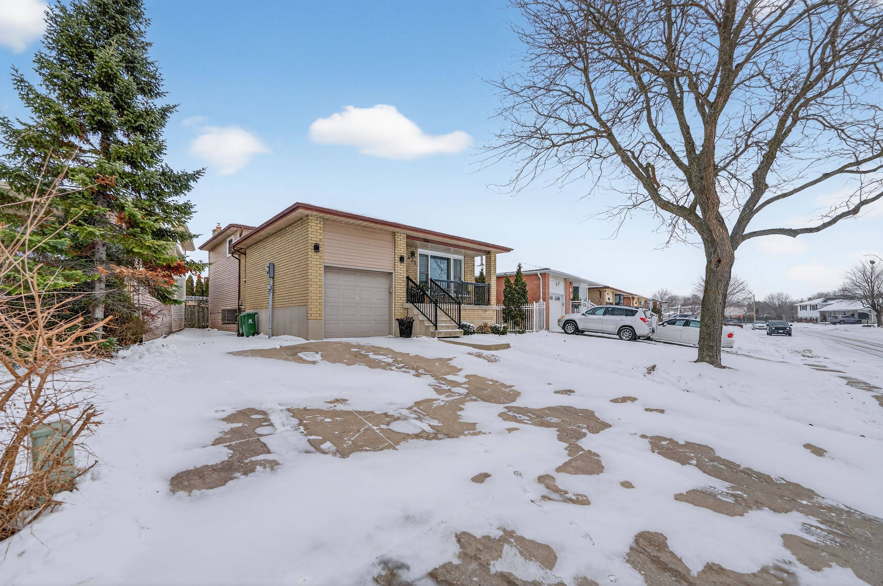 Hamilton, ON L8W 2M6,431 Rexford DR