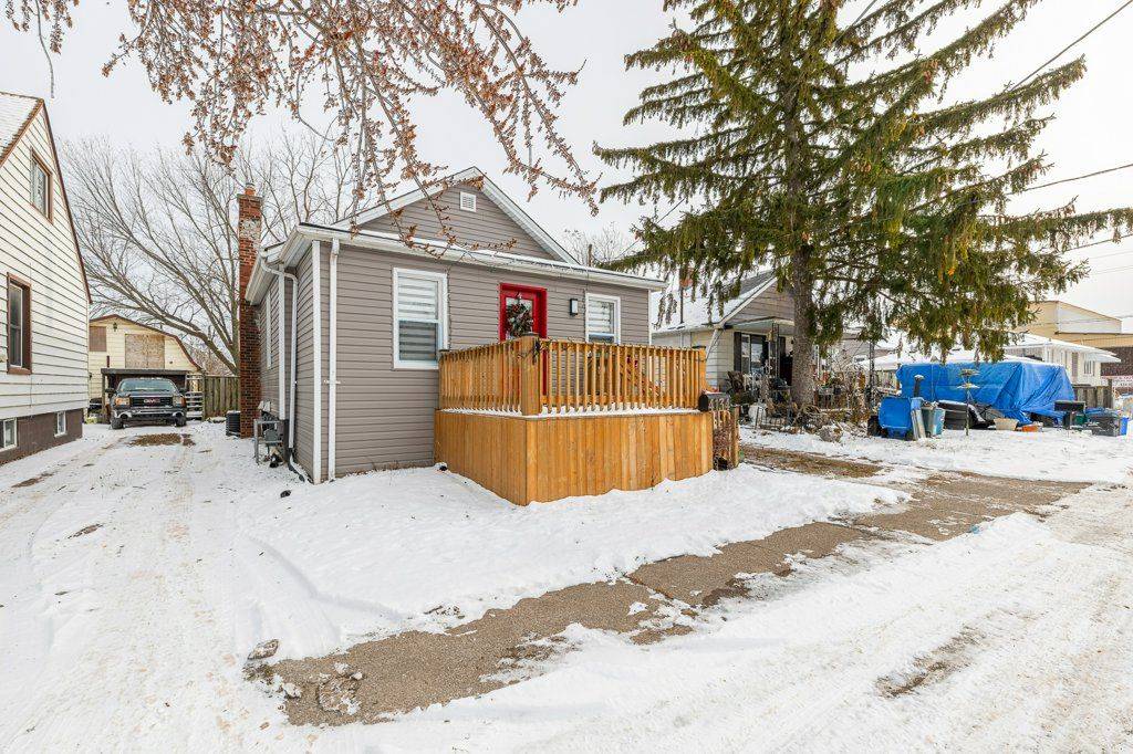 Niagara Falls, ON L2E 3K9,4134 Martin AVE