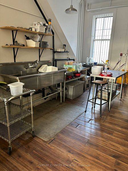 Peterborough, ON K9H 2L2,170 Hunter ST W