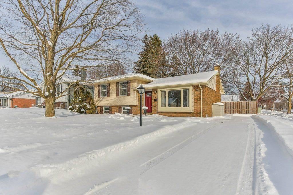 London North, ON N5X 1Z1,4 MAXWELL CRES
