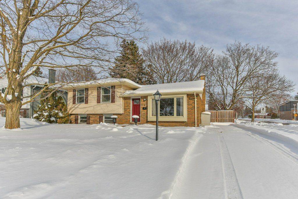 London North, ON N5X 1Z1,4 MAXWELL CRES