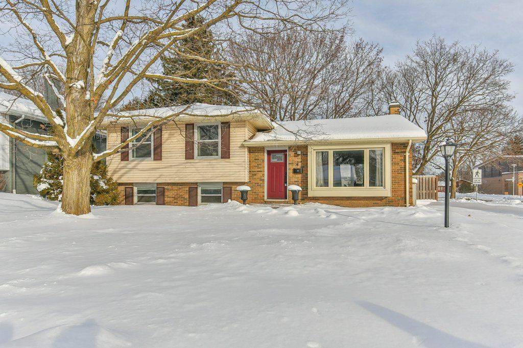 London North, ON N5X 1Z1,4 MAXWELL CRES