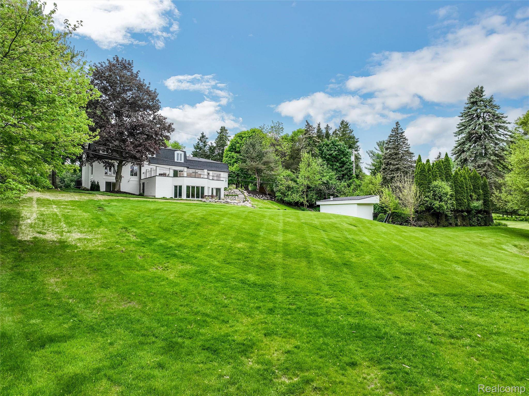 Rochester, MI 48309,941 Viewland DR