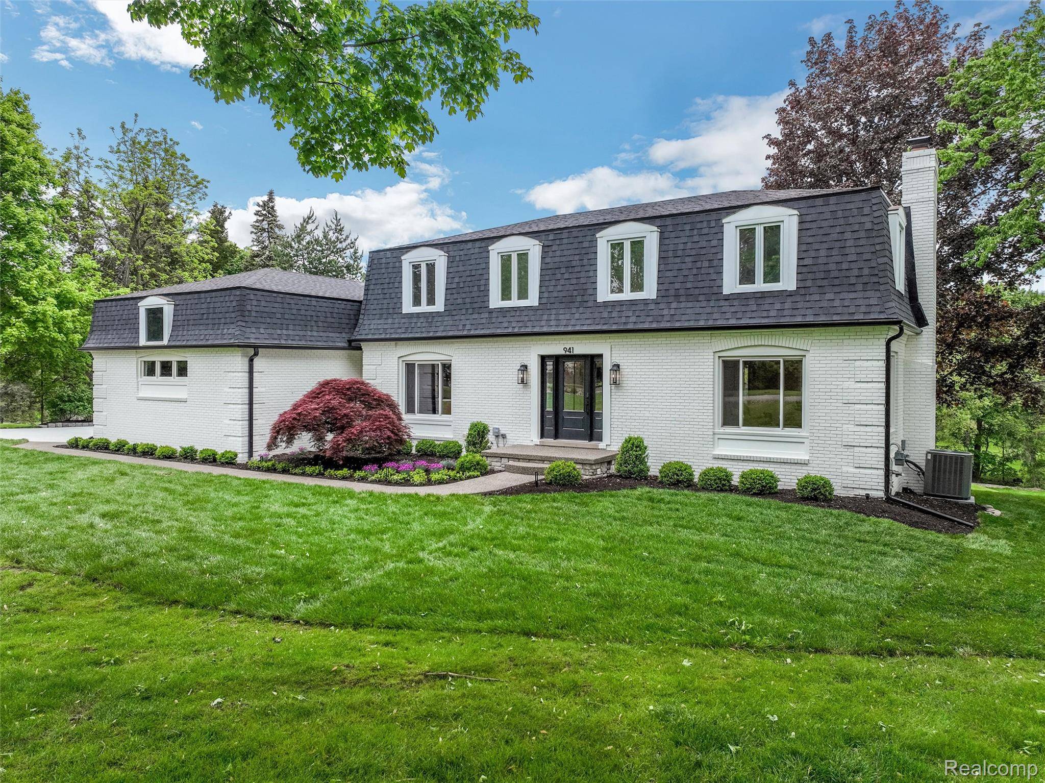 Rochester, MI 48309,941 Viewland DR