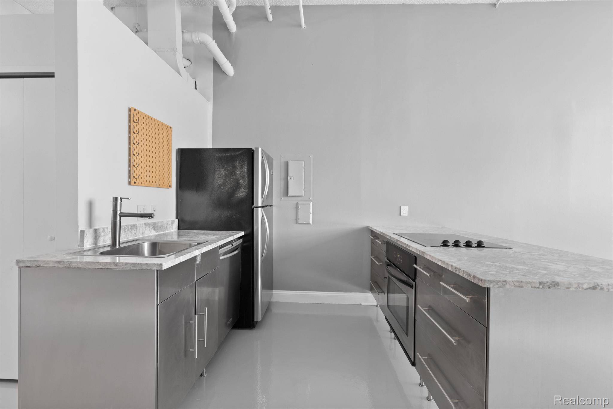 Detroit, MI 48207,6533 E Jefferson AVE #704